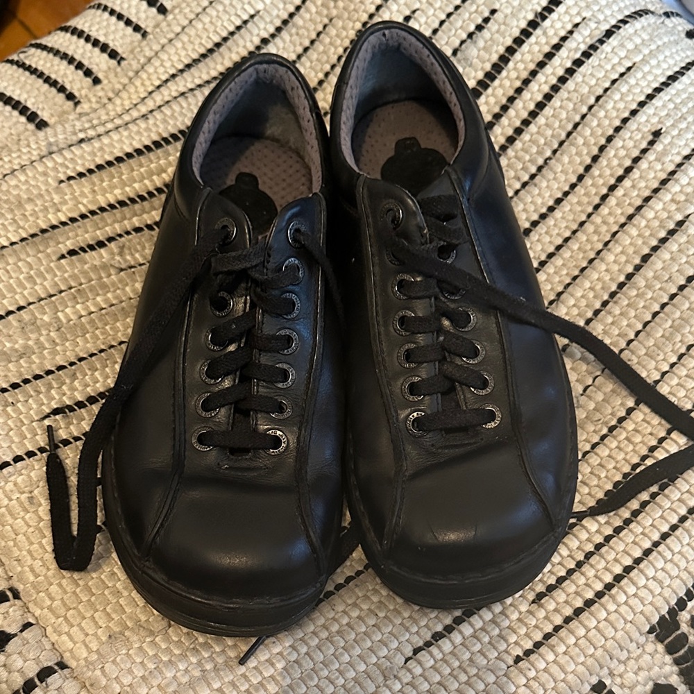BB—Dr Martens Classic Black shoes M9/W10